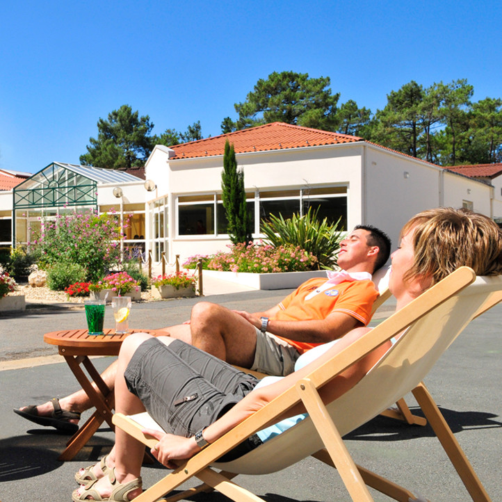 village vacances detente longeville sur mer terrasse